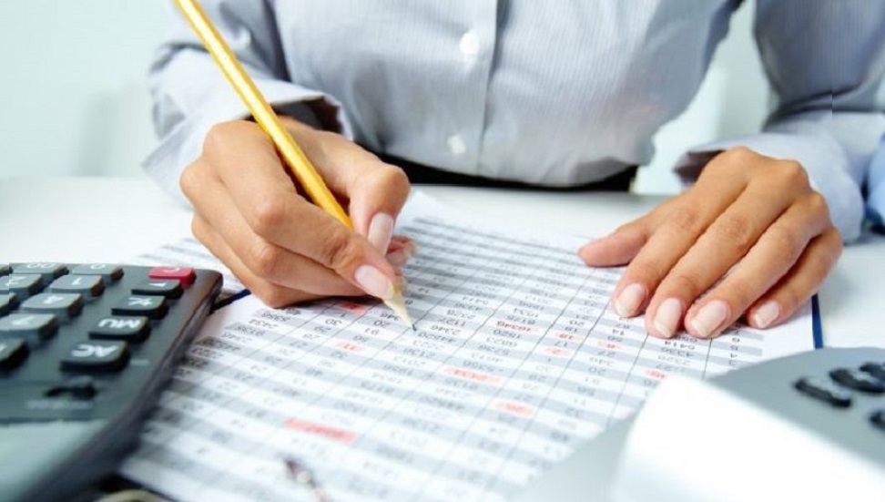 MF: Profesionet e lira do paguajne 28.5 mln euro taksa ne vitin 2024
